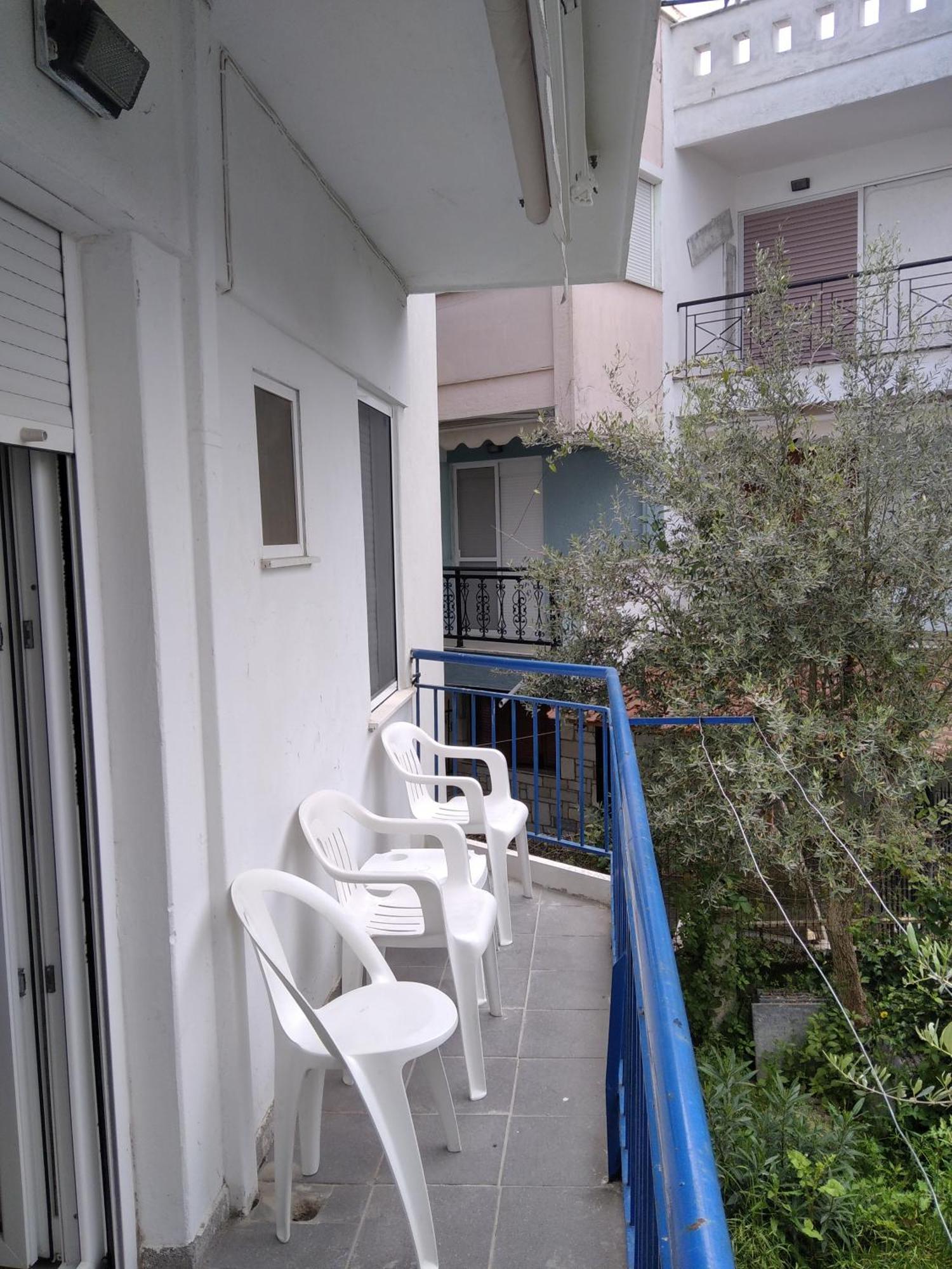 Leonidas Apartments Néa Péramos Exterior foto